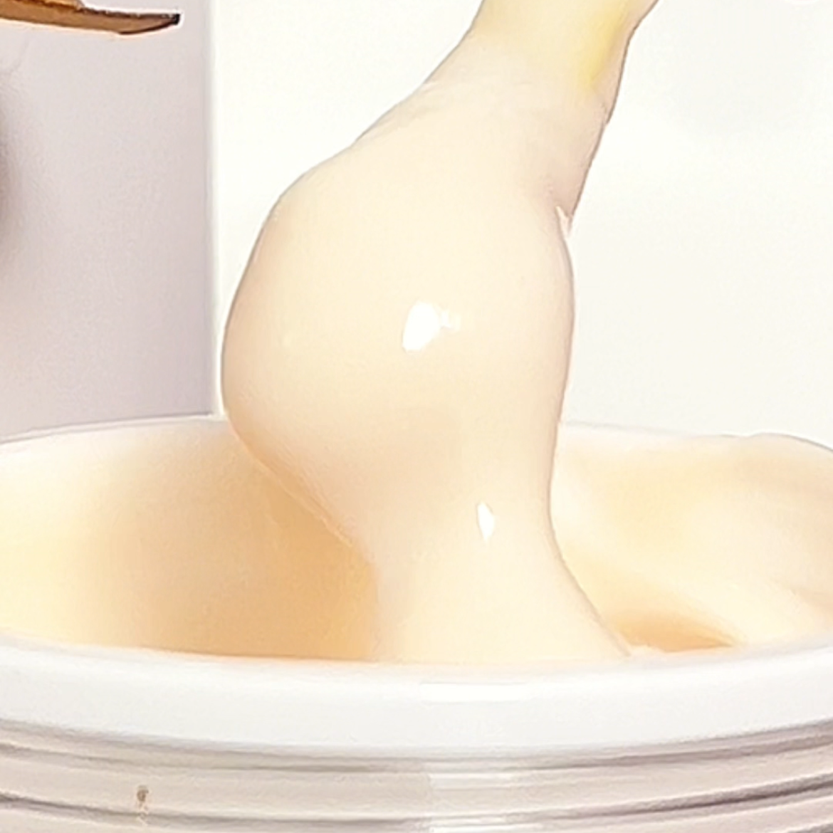 Crème Précieuse à l'Or 24K — Fermeté, nutrition, rides atténuées • 89% naturel